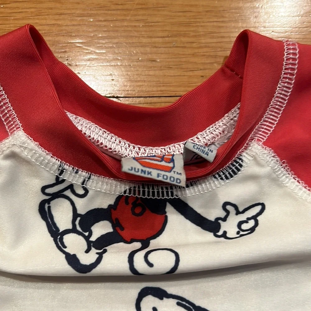 Junk food 5 T boy swim top good condition - vintage - Picture 3 of 3